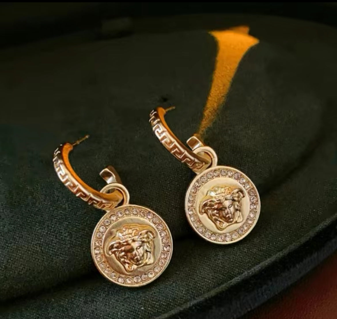 Alloy Luxury Round Earrings- Details Design