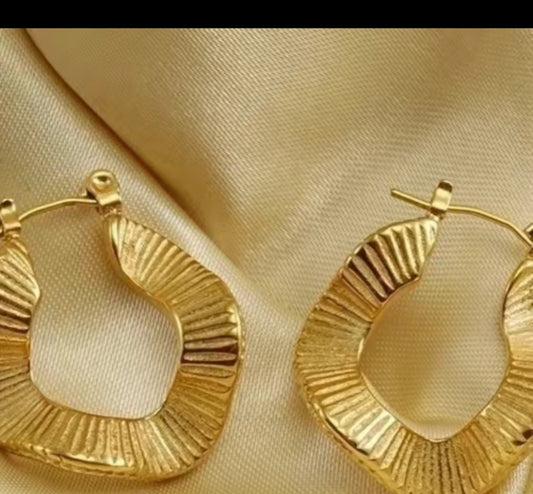 Minimalist Elegant Earrings for daily wear