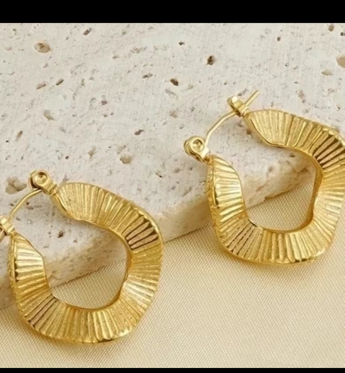 Minimalist Elegant Earrings for daily wear